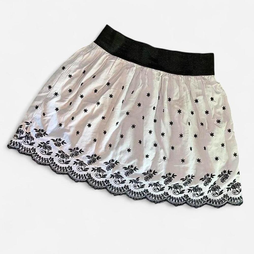 Rhapsody Light Gray Black Embroidered Scallop Edge Eyelet Short Skirt - Size S/P